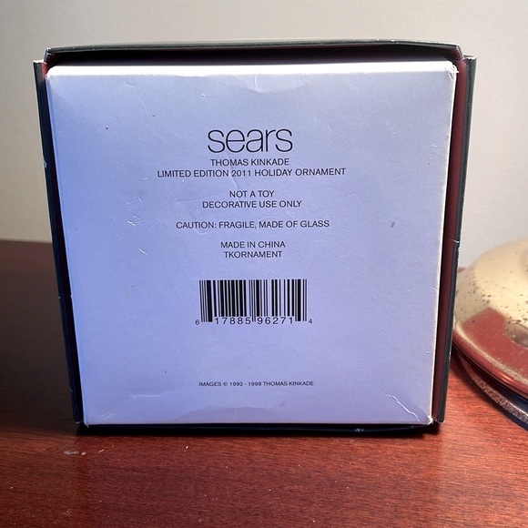 Thomas Kinkade 2011 Limited Edition Holiday Glass Ornament - Picture 6 of 9